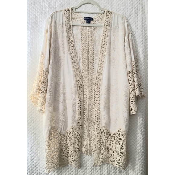 Democracy Sweaters Democracy Floral Cream Lace Crochet Kimono Size
